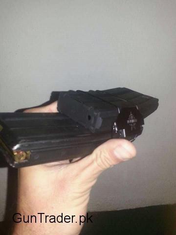 Universal magzine clipper. Holds Ak47 (russian+Chinese)magazines as well as M4 and M16 magzines - 2/3